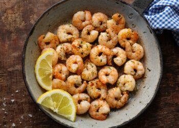 Air Fryer Garlic Butter Shrimp (Quick & Juicy)