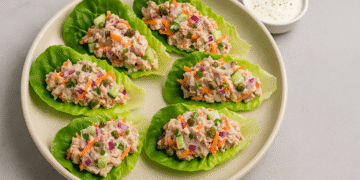 Tuna Lettuce Wraps with Yogurt Dressing