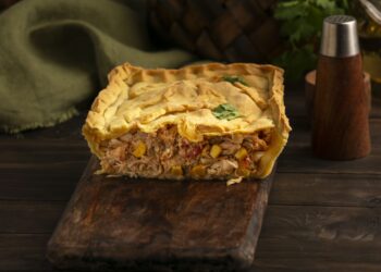 Mince and Cheese Pie (Classic Aussie Style)