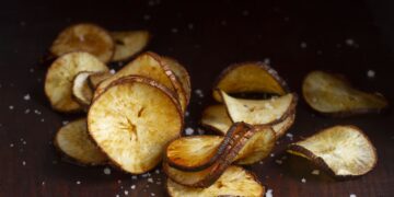 Air Fryer Apple Chips (Naturally Sweet & Crunchy)
